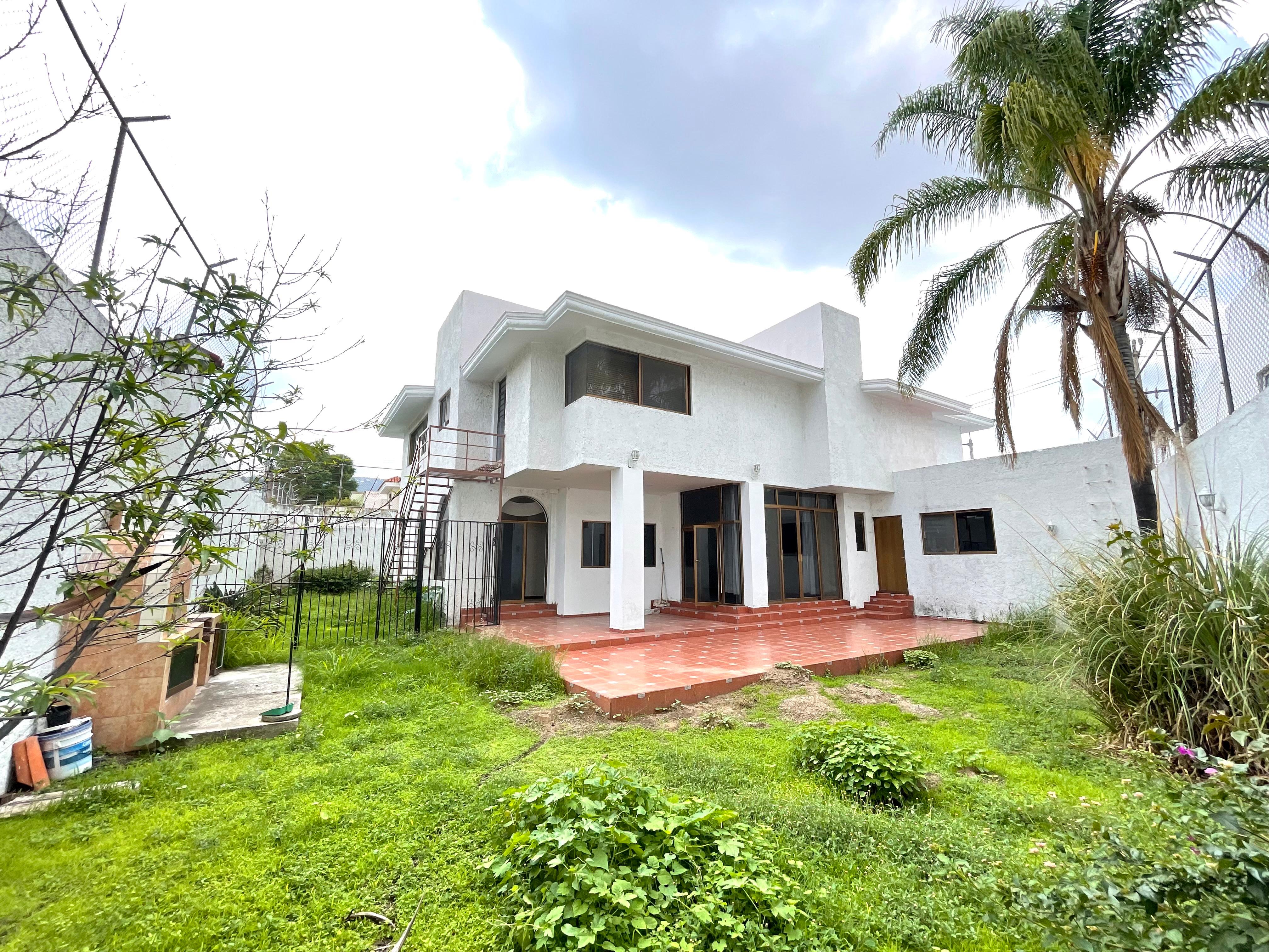 Casas en Venta en Bugambilias, Zapopan - foto 2 de 36