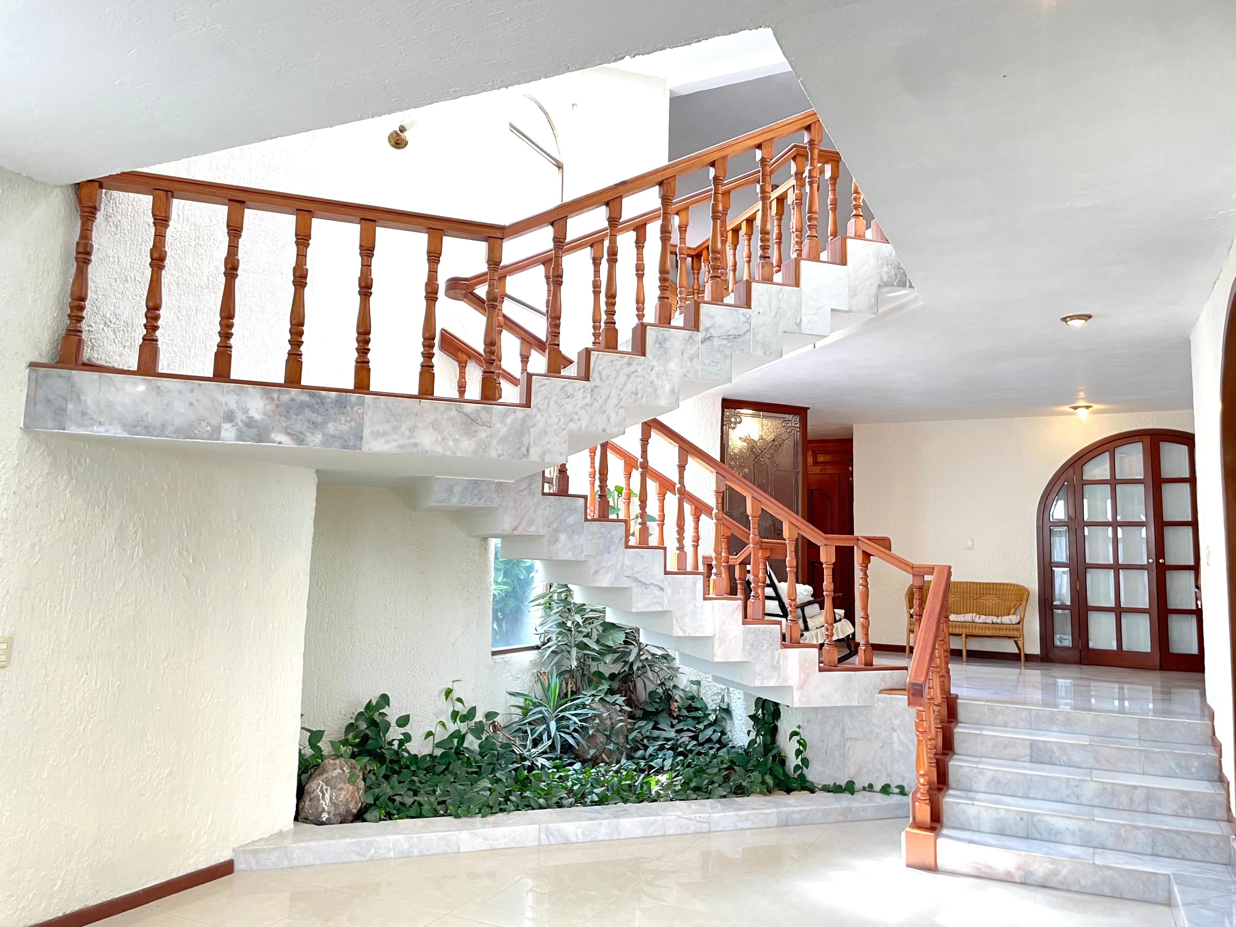 Casas en Venta en Bugambilias, Zapopan - foto 3 de 36