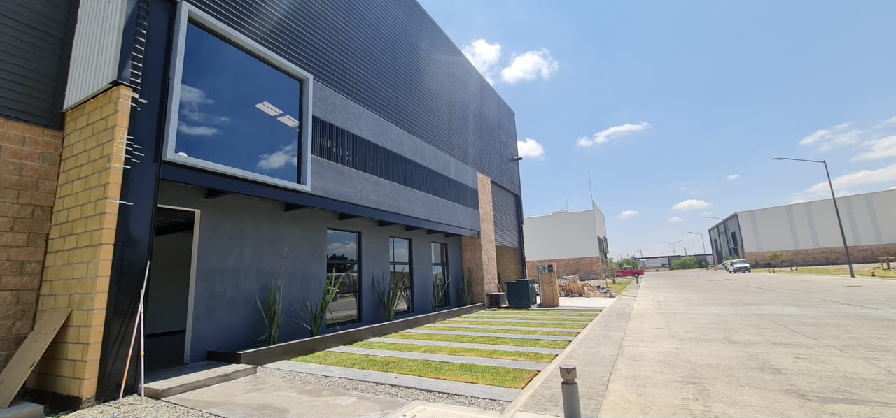 Bodega en RENTA en Tesistán dentro de parque industrial en Fraccionamiento Parques de Tesistán, Zapopan - foto 2 de 8