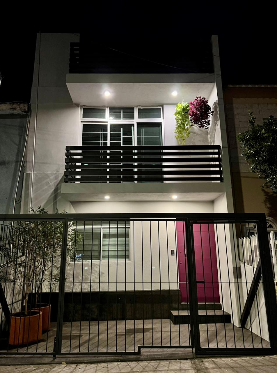 Casa en RENTA en Colinas de la Normal en COLINAS DE LA NORMAL, Guadalajara - foto 2 de 24