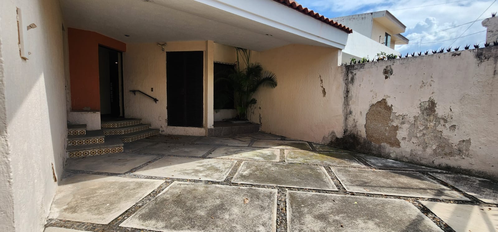 Casa en venta en Paseos del Sol con Terraza  en PASEOS DEL SOL, Zapopan - foto 2 de 40