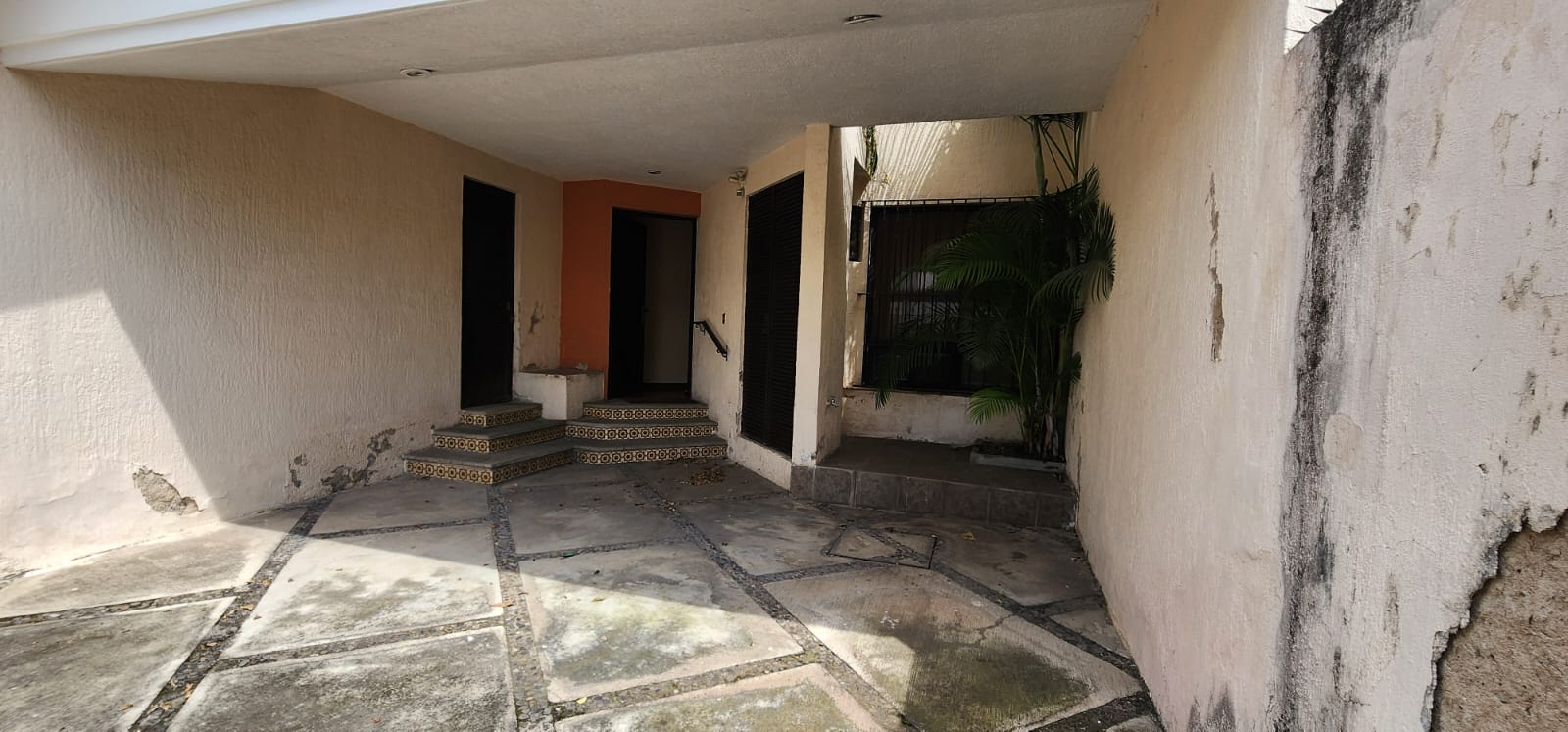 Casa en venta en Paseos del Sol con Terraza  en PASEOS DEL SOL, Zapopan - foto 3 de 40