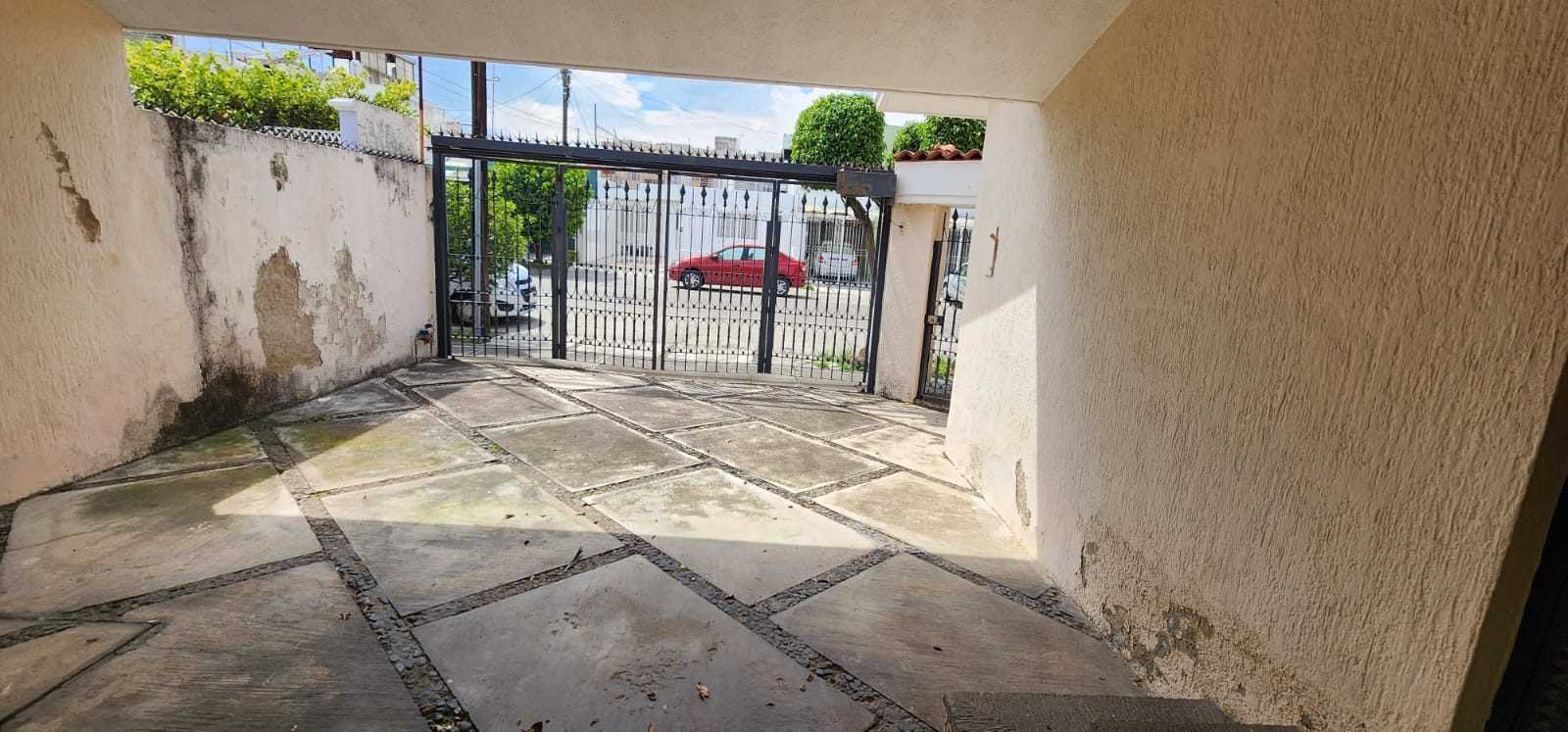 Casa en venta en Paseos del Sol con Terraza  en PASEOS DEL SOL, Zapopan - foto 4 de 40