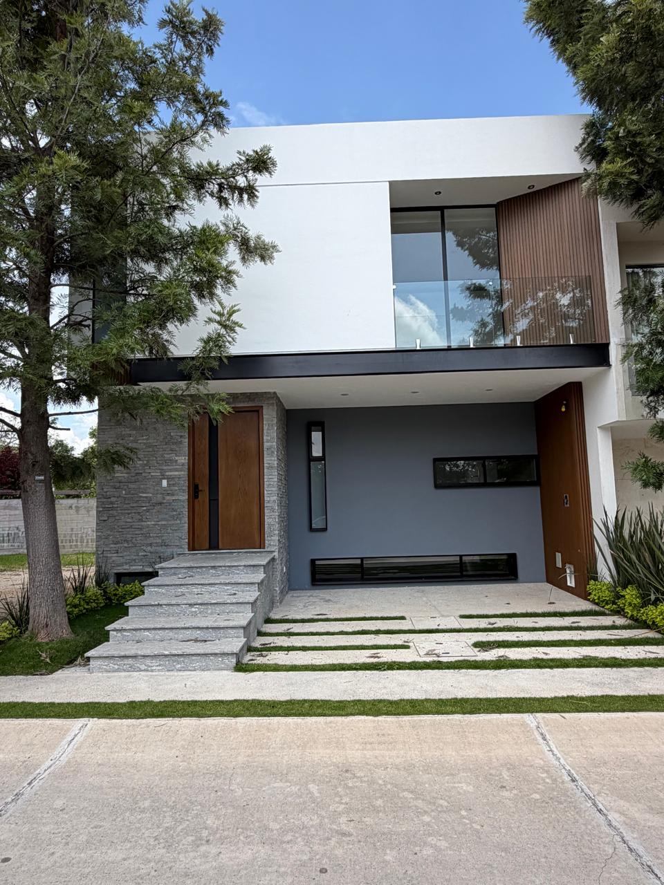 CASA EN VENTA EN PRIVANZA