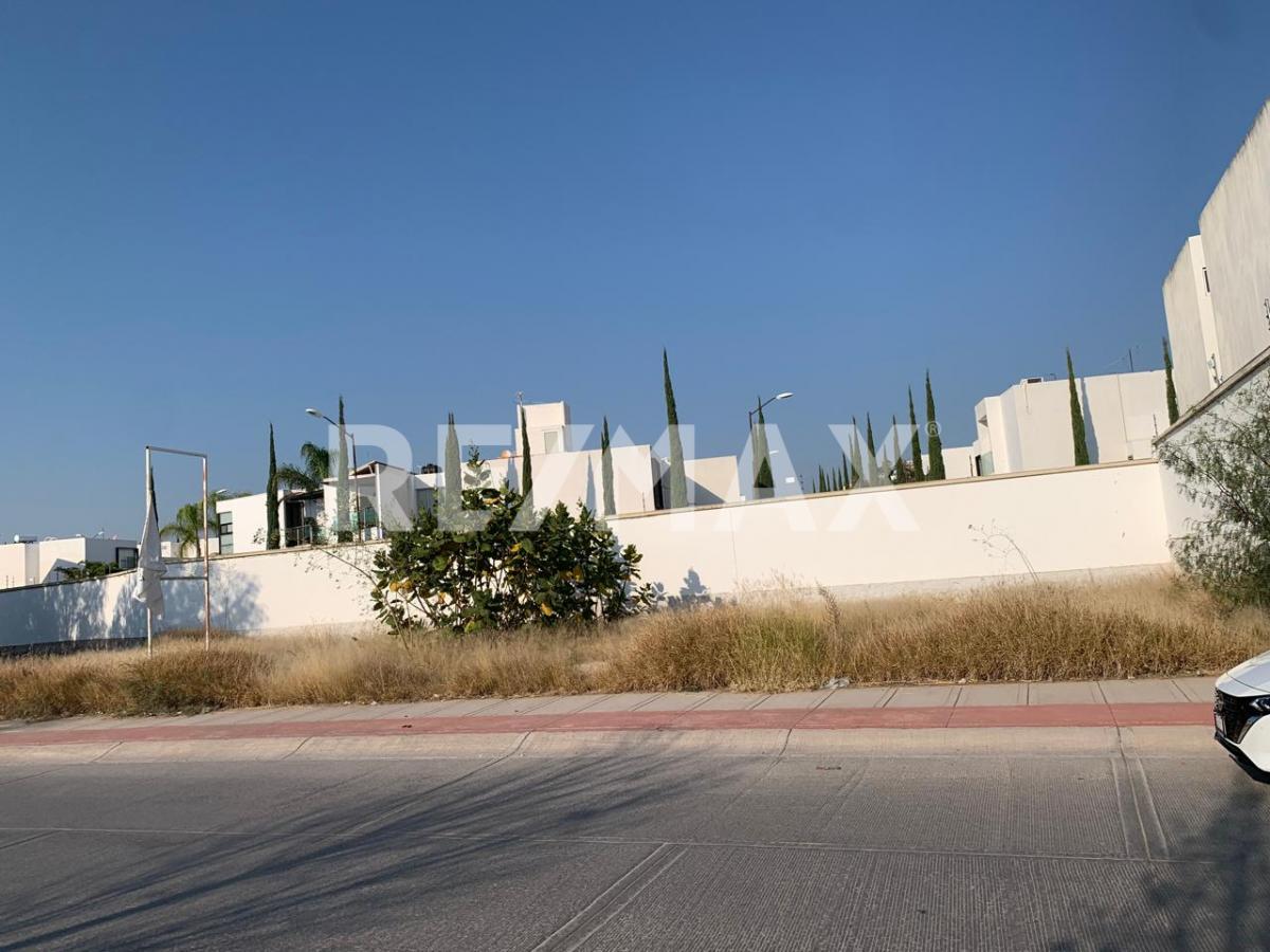 COMMERCIAL LOT FOR SALE NEAR UAA