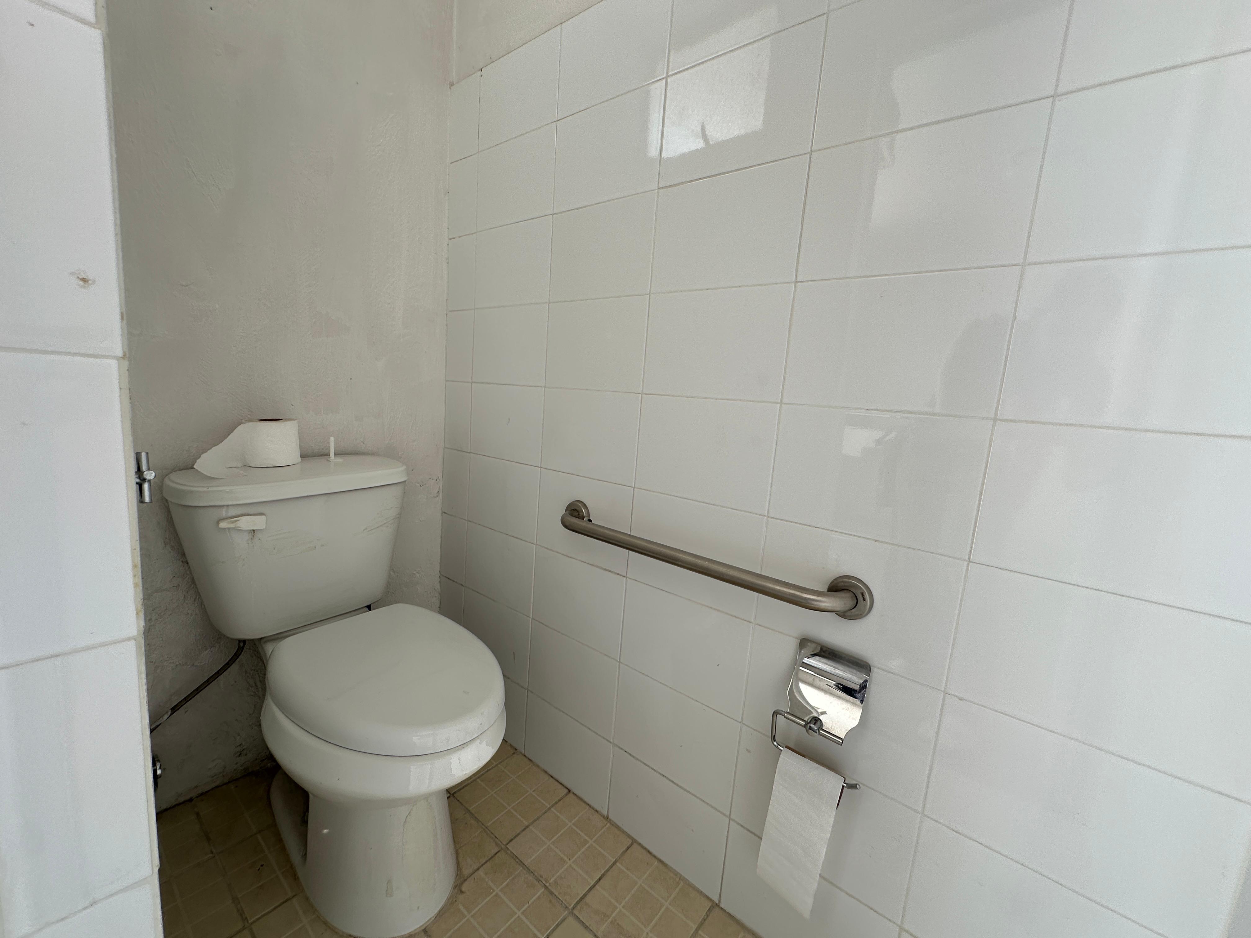 CASA EN VENTA EN JARDINES DE GUADALUPE  en JARDINES DE GUADALUPE, Zapopan - foto 17 de 31