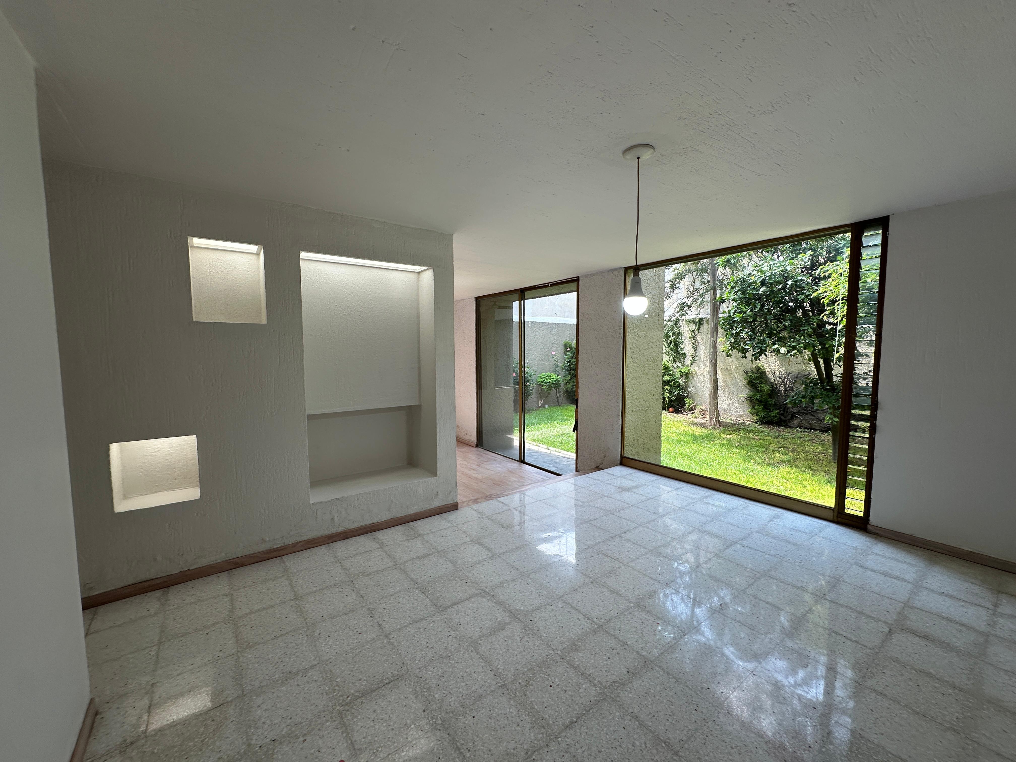 CASA EN VENTA EN JARDINES DE GUADALUPE  en JARDINES DE GUADALUPE, Zapopan - foto 7 de 31