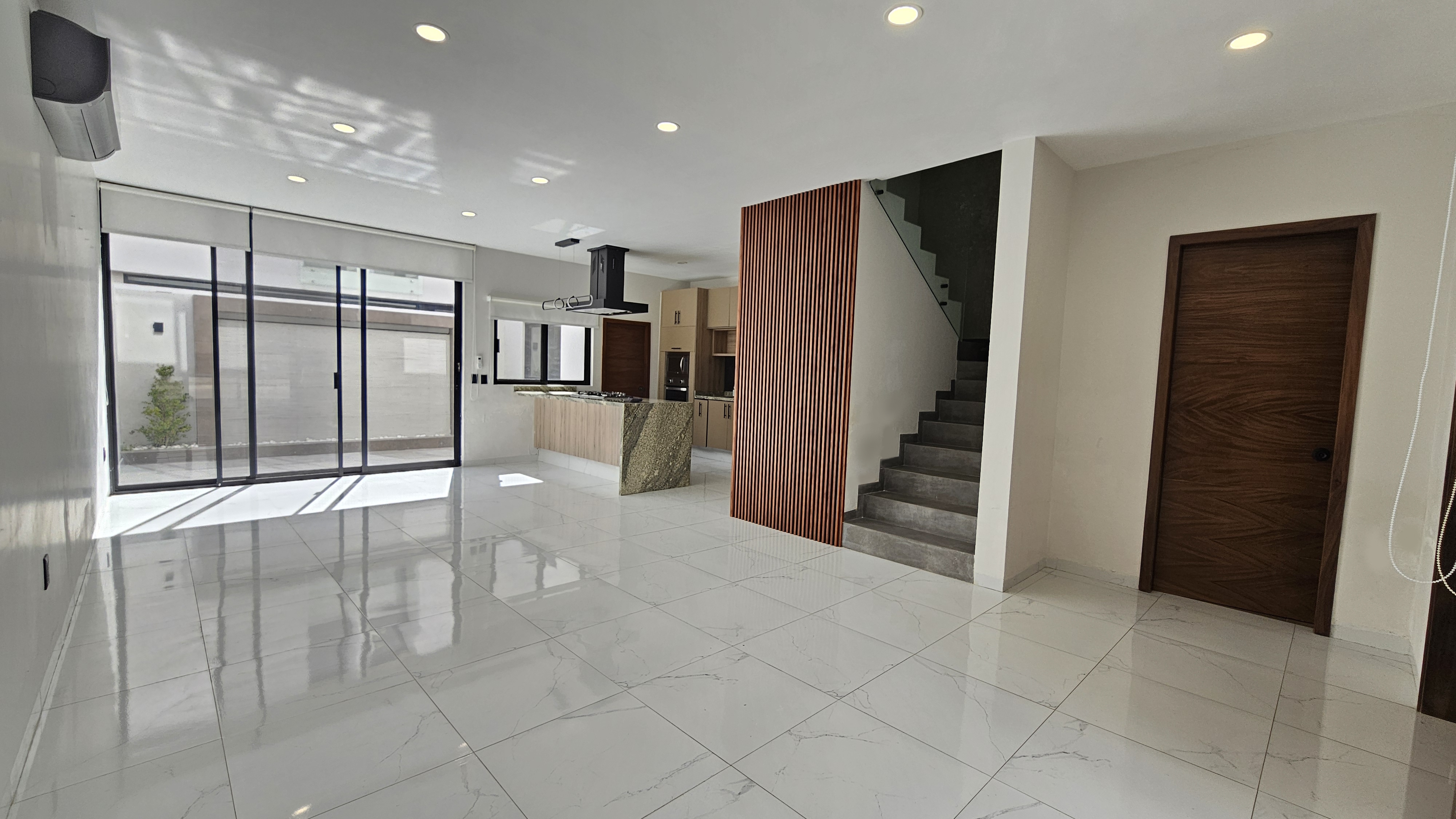 Casa en RENTA en Capital Norte en Valle Imperial, Zapopan - foto 3 de 37