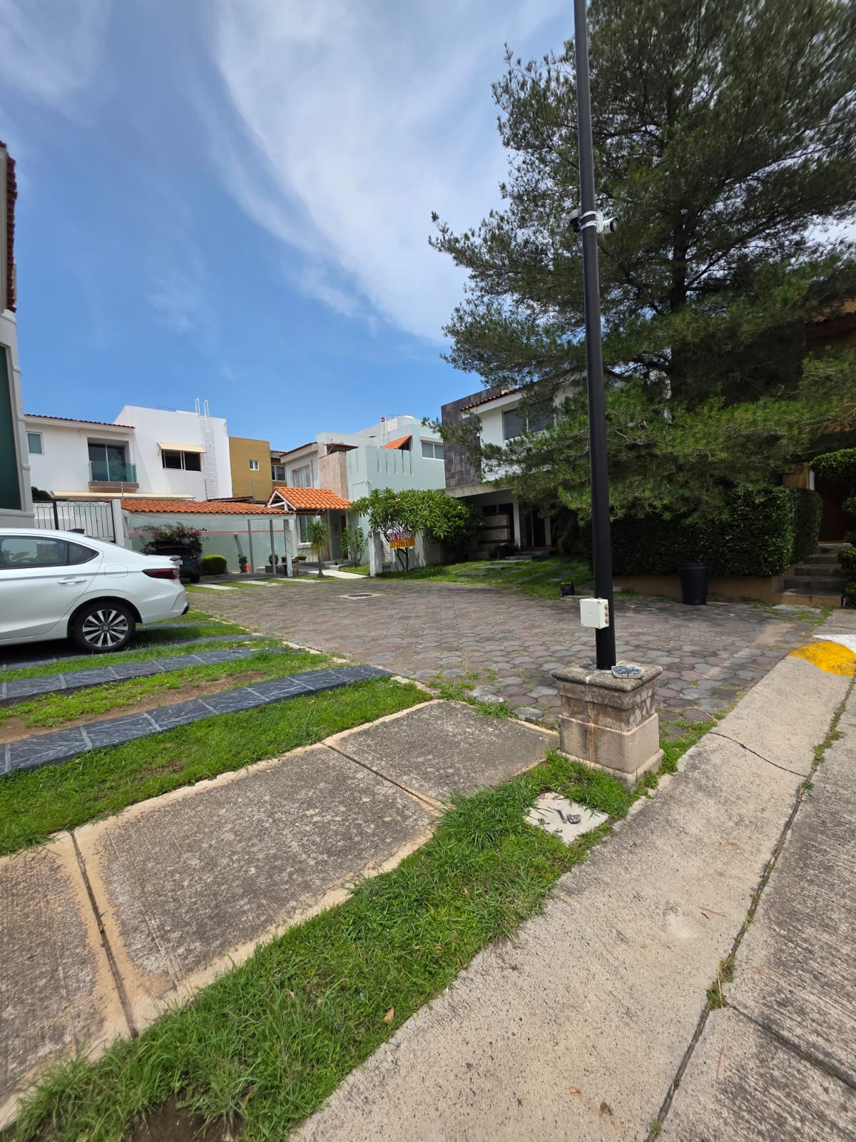 CASA EN VENTA BOSQUES DE SANTA ANITA en BOSQUES DE SANTA ANITA, Tlajomulco de Zúñiga - foto 2 de 35