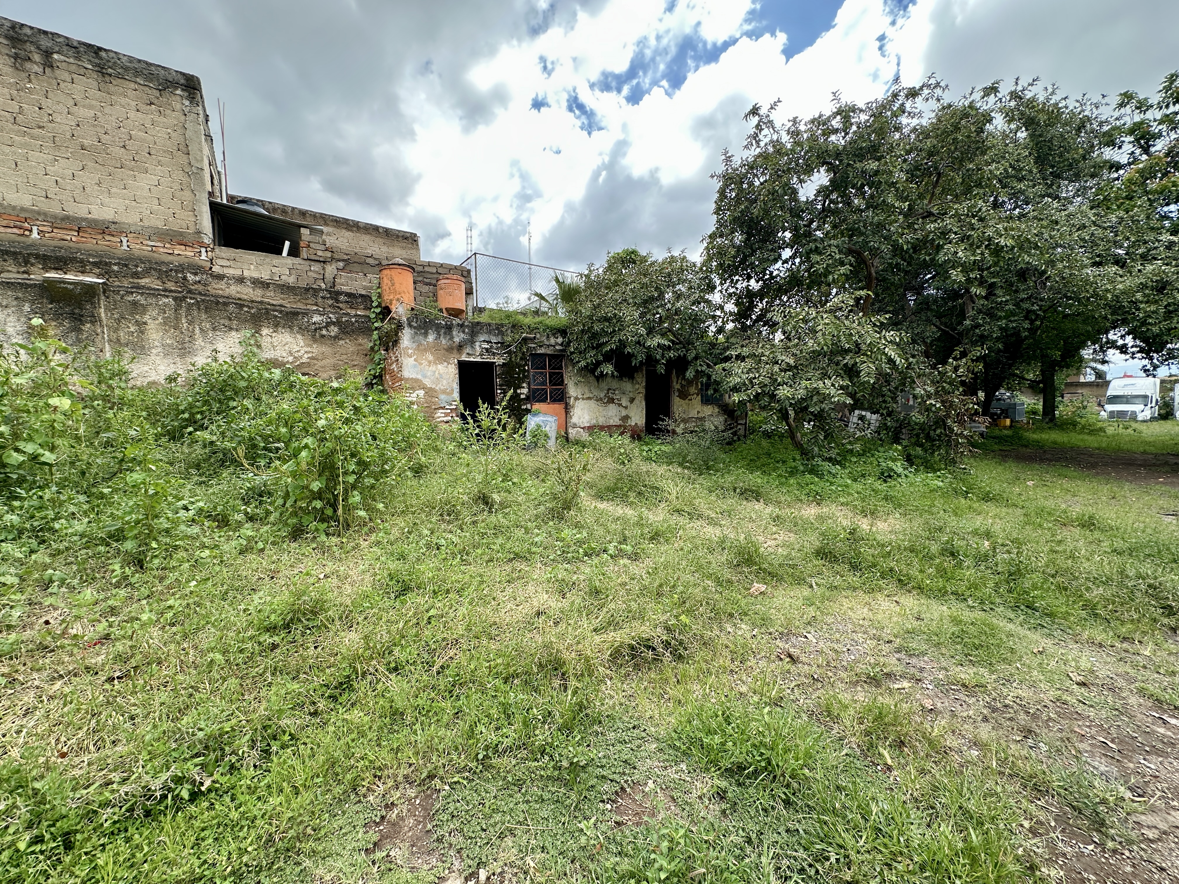 Terreno Ideal Para Desarrollar en Santa Maria Tequepexpan, San Pedro Tlaquepaque en Santa María Tequepexpan, San Pedro Tlaquepaque - foto 6 de 15