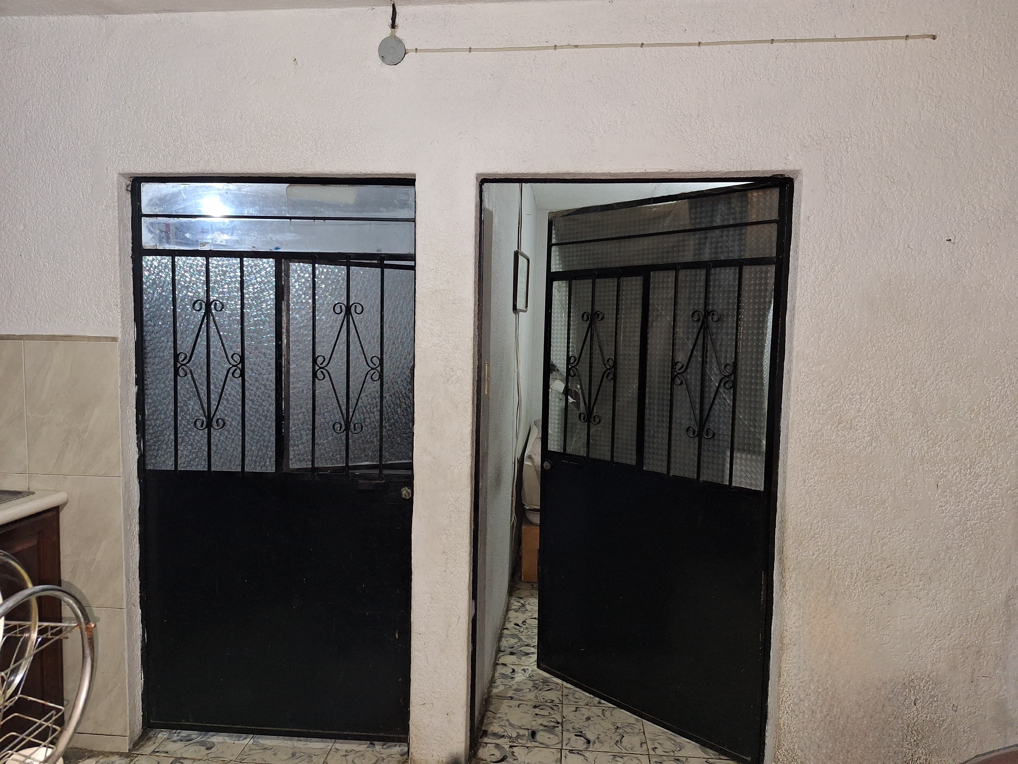 Casa con local comercial en venta  en Heliodoro Hernández Loza 1a Secc, Guadalajara - foto 8 de 12