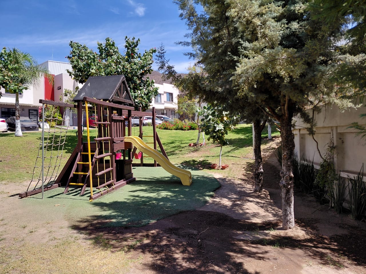 Casa en RENTA  en SANTA CRUZ DE LAS FLORES, Tlajomulco de Zúñiga - foto 23 de 24