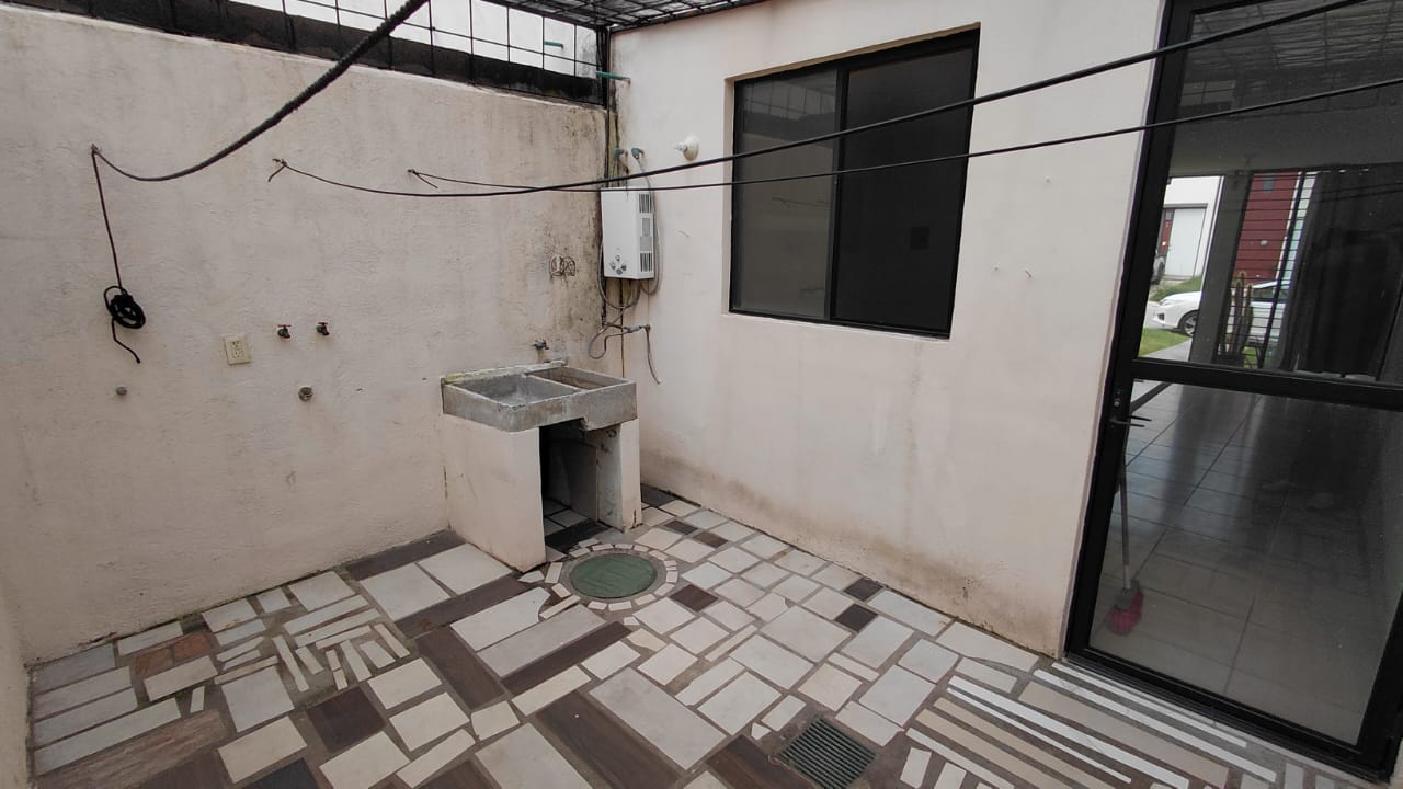 Casa en RENTA  en SANTA CRUZ DE LAS FLORES, Tlajomulco de Zúñiga - foto 14 de 24