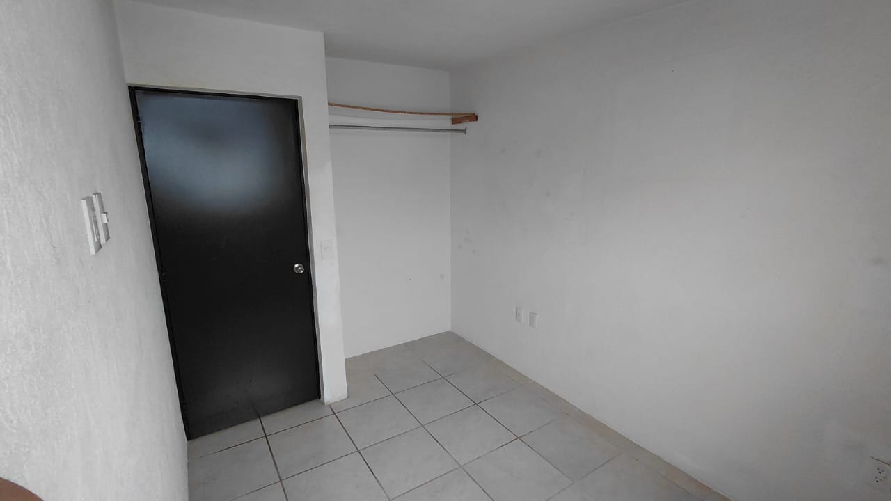 Casa en RENTA  en SANTA CRUZ DE LAS FLORES, Tlajomulco de Zúñiga - foto 10 de 24