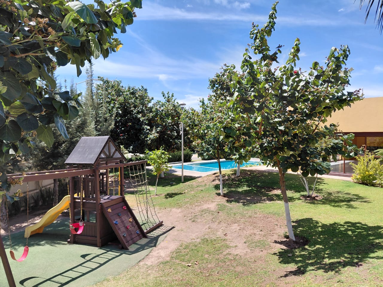 Casa en RENTA  en SANTA CRUZ DE LAS FLORES, Tlajomulco de Zúñiga - foto 24 de 24