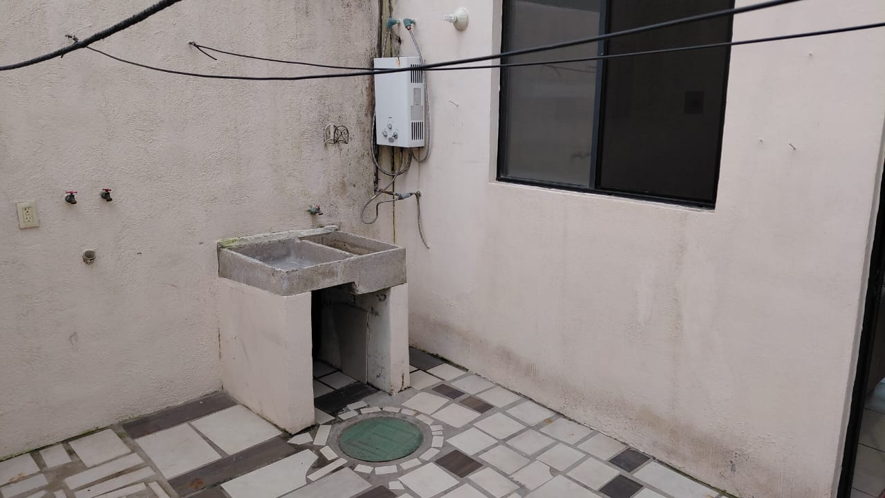 Casa en RENTA  en SANTA CRUZ DE LAS FLORES, Tlajomulco de Zúñiga - foto 13 de 24