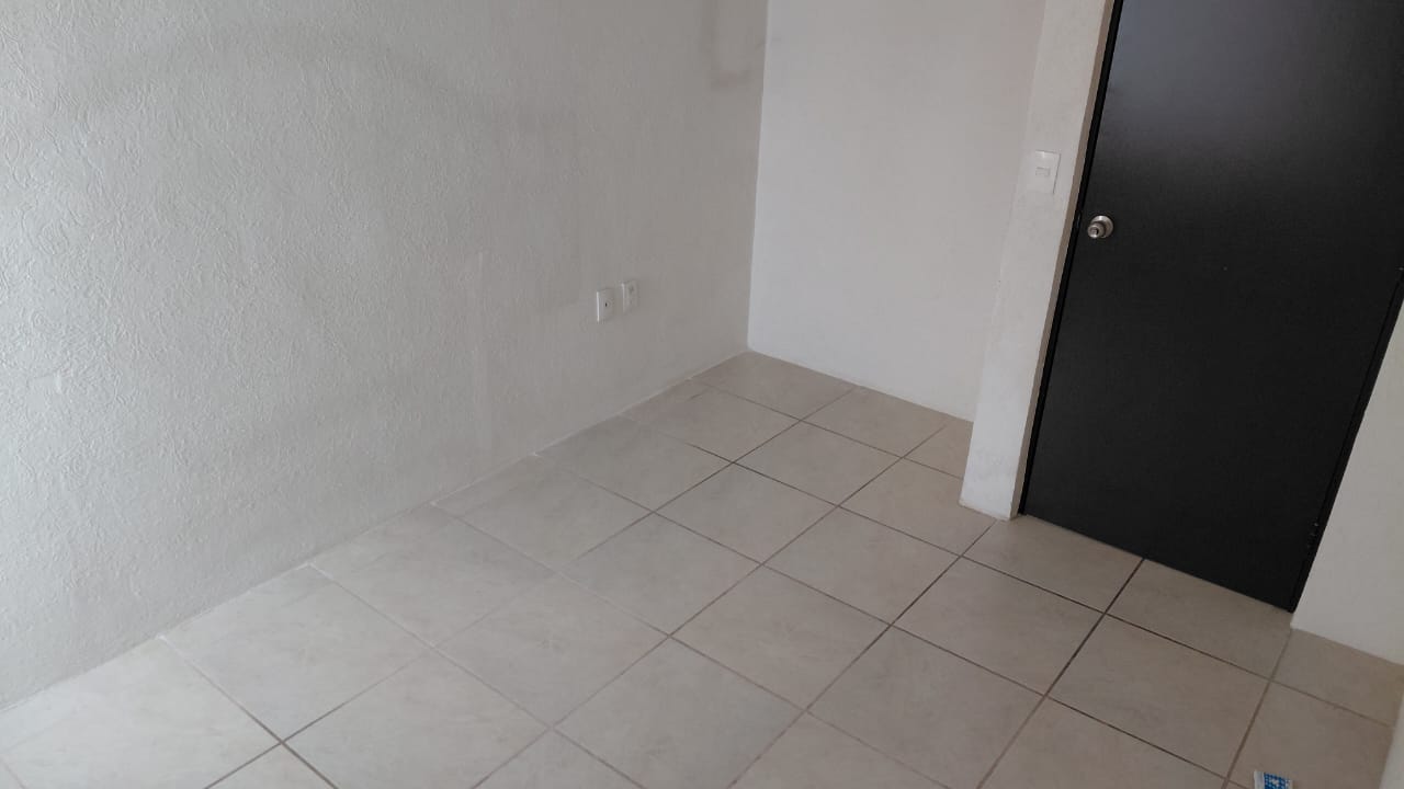 Casa en RENTA  en SANTA CRUZ DE LAS FLORES, Tlajomulco de Zúñiga - foto 9 de 24