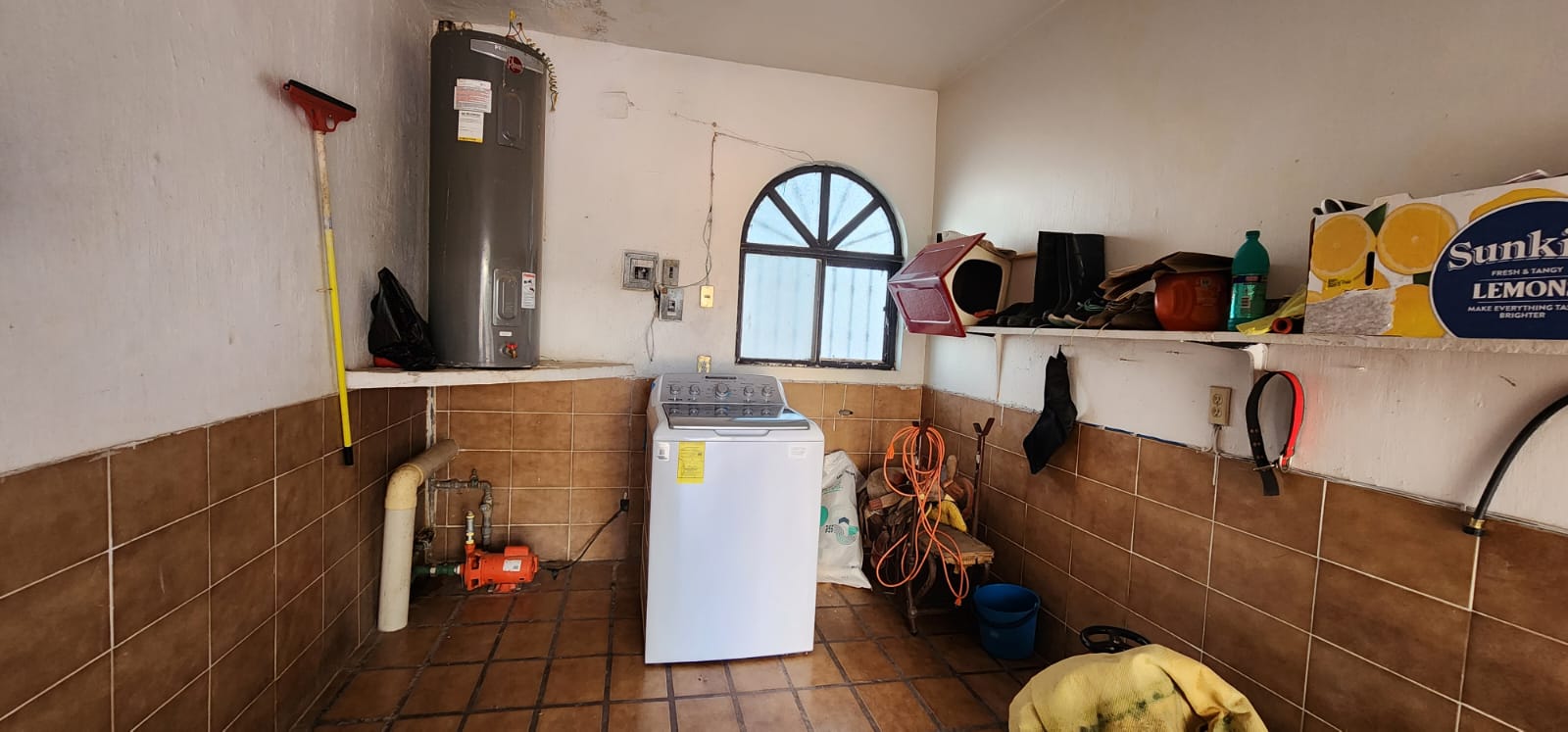 Casa comercial en renta, a dos cuadras del zoologico Guadalajara, ideal para salon de eventos u hotel.  en Panorámica Huentitán, Guadalajara - foto 19 de 29