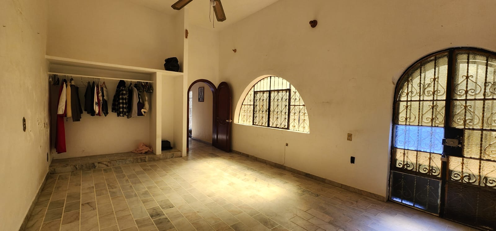 Casa comercial en renta, a dos cuadras del zoologico Guadalajara, ideal para salon de eventos u hotel.  en Panorámica Huentitán, Guadalajara - foto 13 de 29