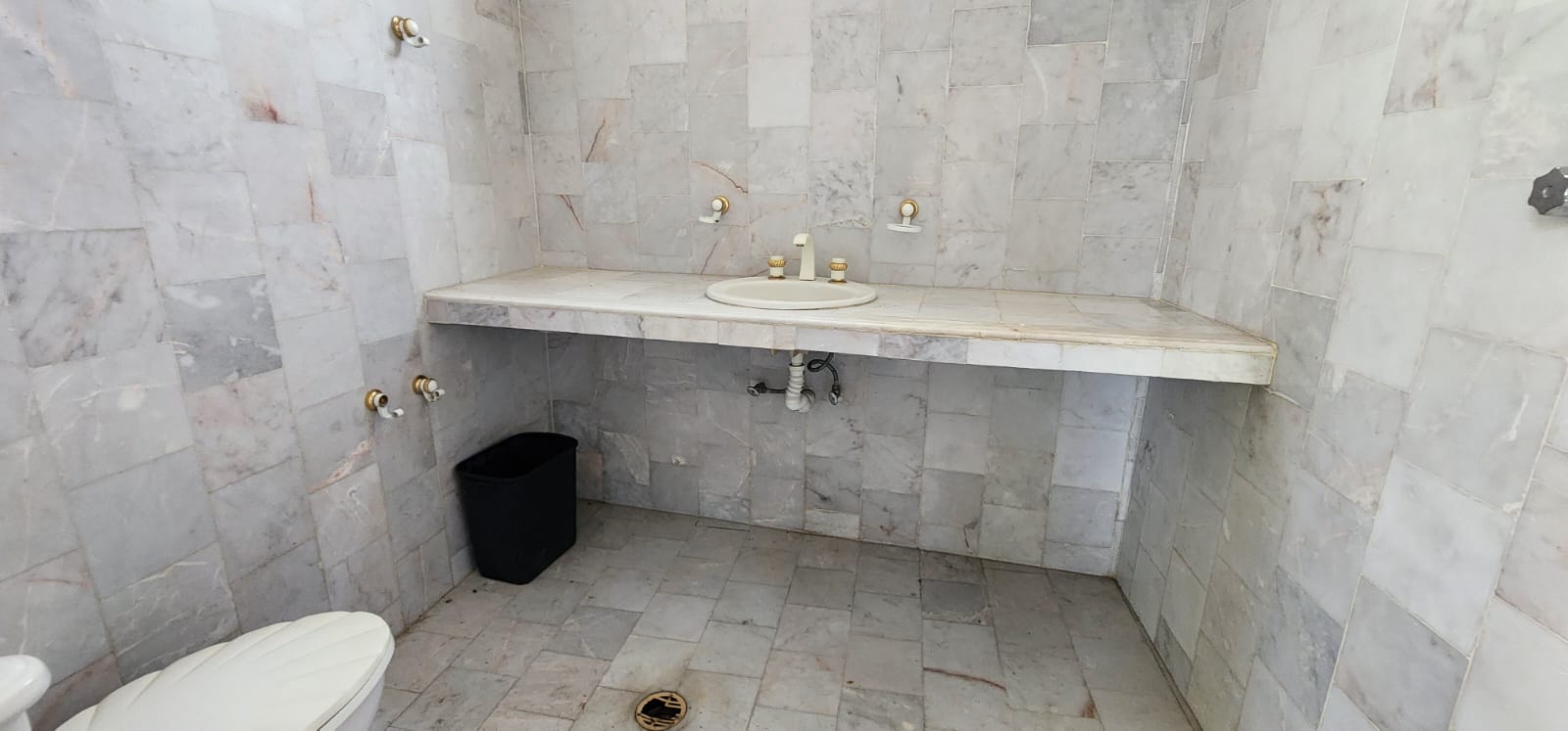 Casa comercial en renta, a dos cuadras del zoologico Guadalajara, ideal para salon de eventos u hotel.  en Panorámica Huentitán, Guadalajara - foto 28 de 29