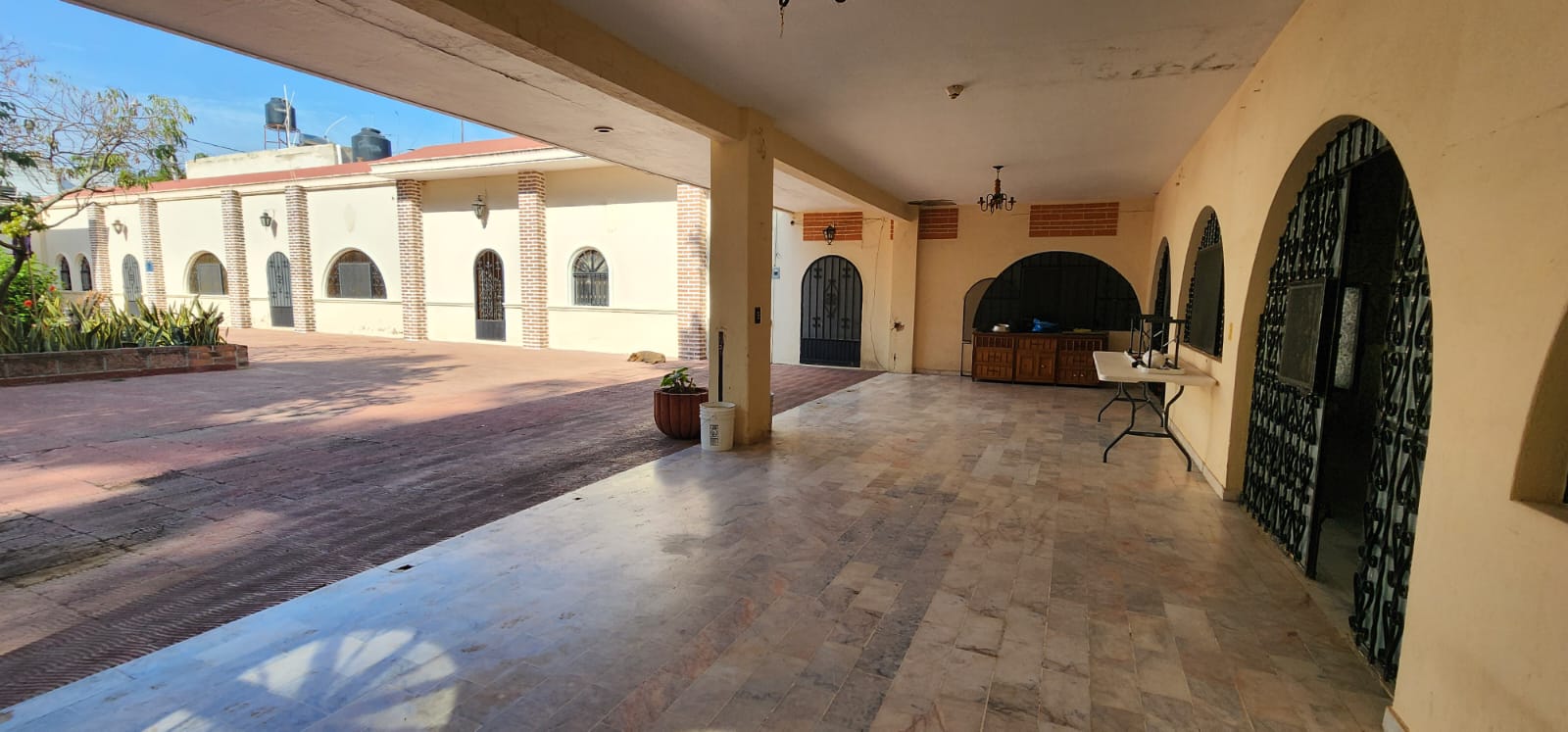 Casa comercial en renta, a dos cuadras del zoologico Guadalajara, ideal para salon de eventos u hotel.  en Panorámica Huentitán, Guadalajara - foto 3 de 29