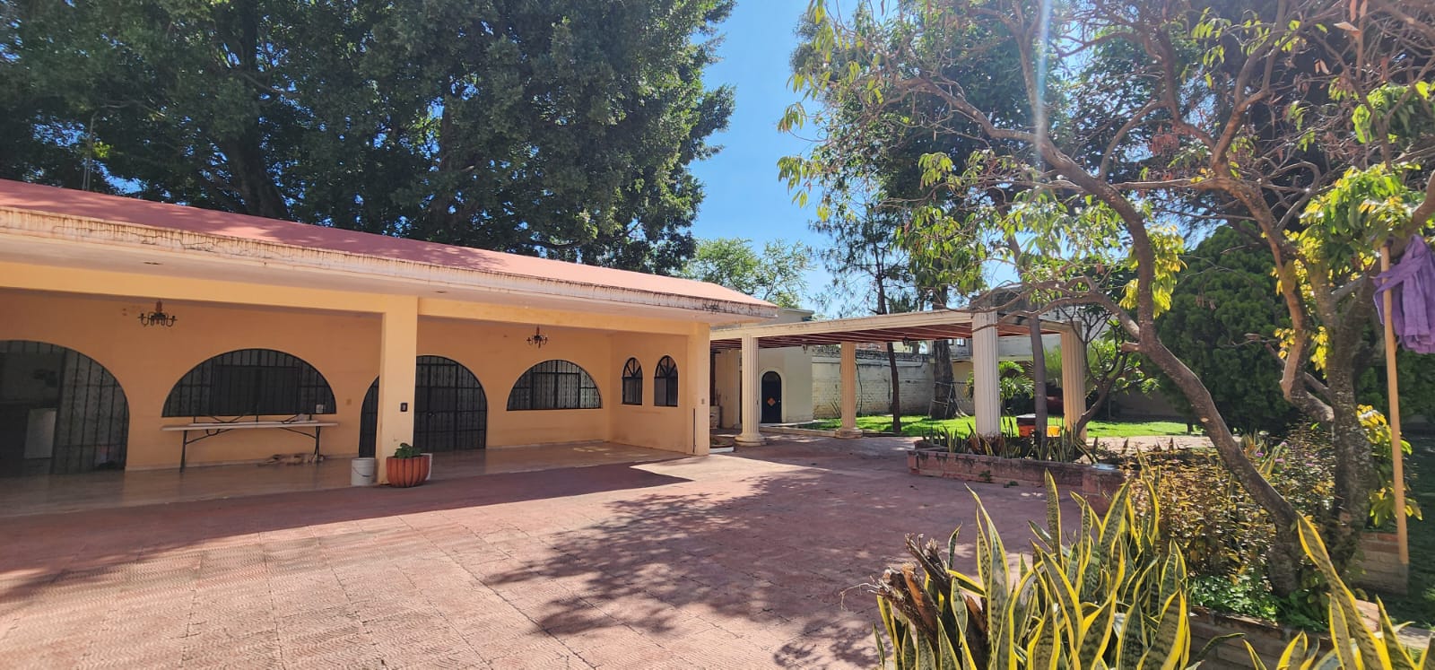 Casa comercial en renta, a dos cuadras del zoologico Guadalajara, ideal para salon de eventos u hotel.  en Panorámica Huentitán, Guadalajara - foto 7 de 29