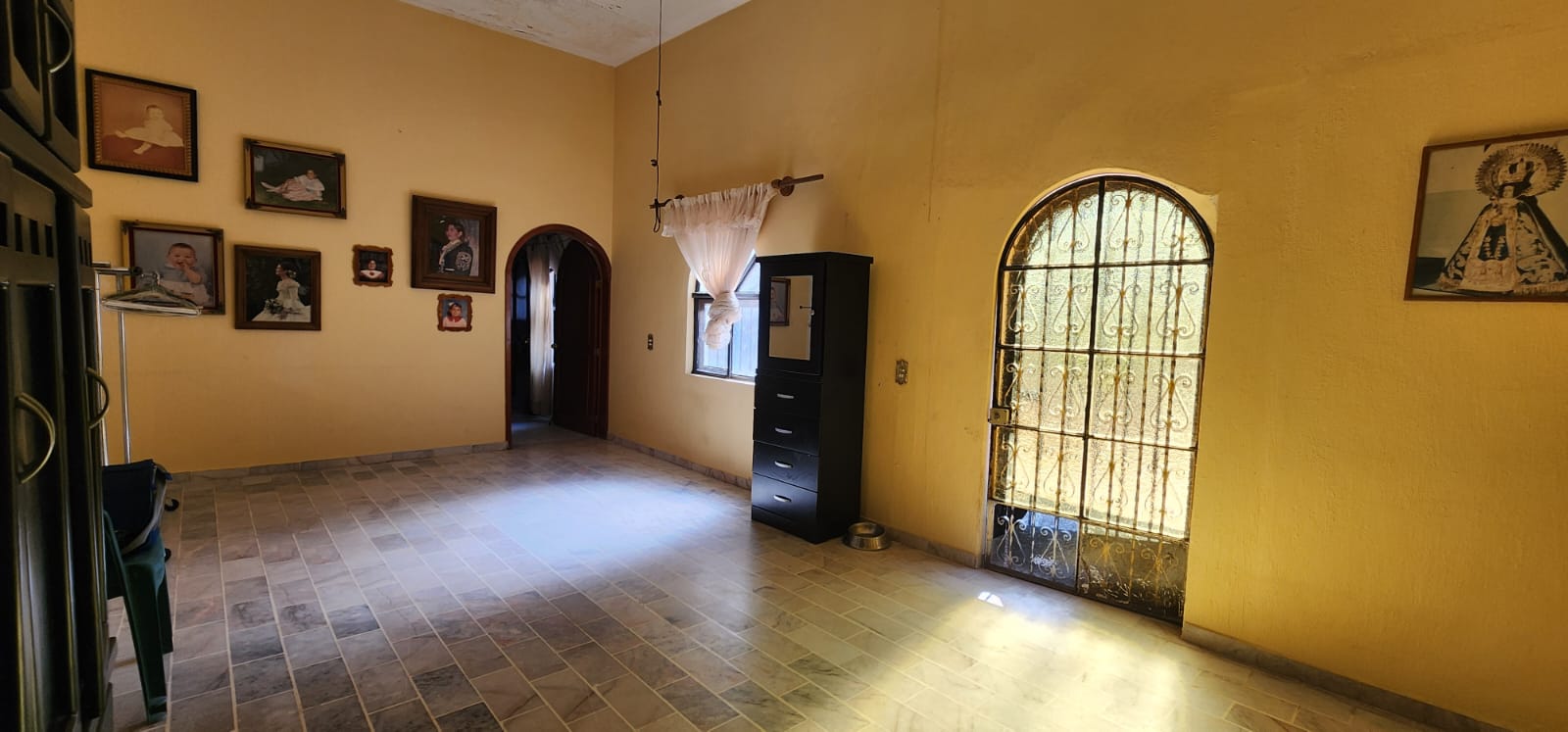 Casa comercial en renta, a dos cuadras del zoologico Guadalajara, ideal para salon de eventos u hotel.  en Panorámica Huentitán, Guadalajara - foto 14 de 29