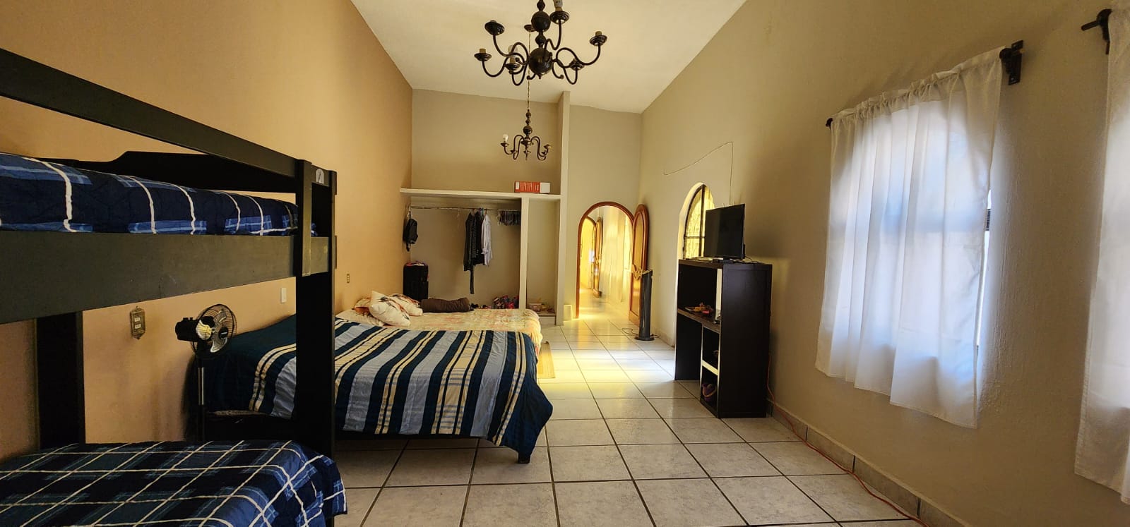 Casa comercial en renta, a dos cuadras del zoologico Guadalajara, ideal para salon de eventos u hotel.  en Panorámica Huentitán, Guadalajara - foto 18 de 29