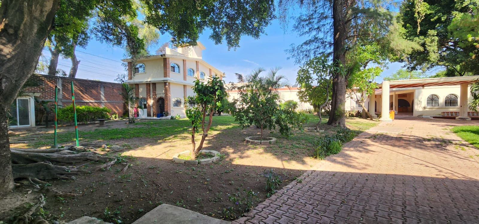Casa comercial en renta, a dos cuadras del zoologico Guadalajara, ideal para salon de eventos u hotel.  en Panorámica Huentitán, Guadalajara - foto 26 de 29