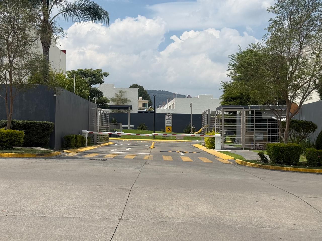 CASA EN RENTA EN EL FORTIN en El Fortín, Zapopan - foto 2 de 18