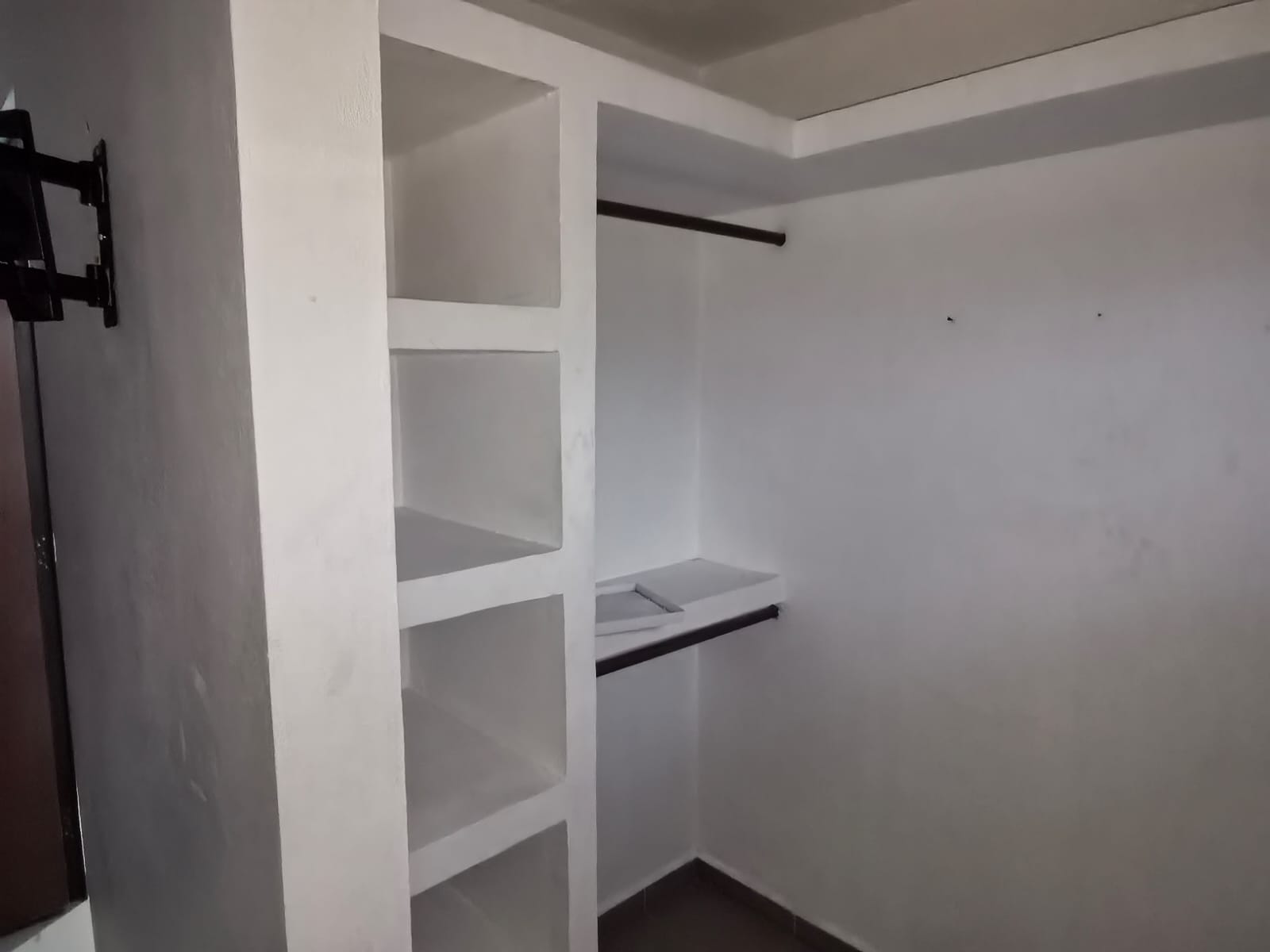 Casa en Venta  en REAL DEL VALLE, Tlajomulco de Zúñiga - foto 4 de 12