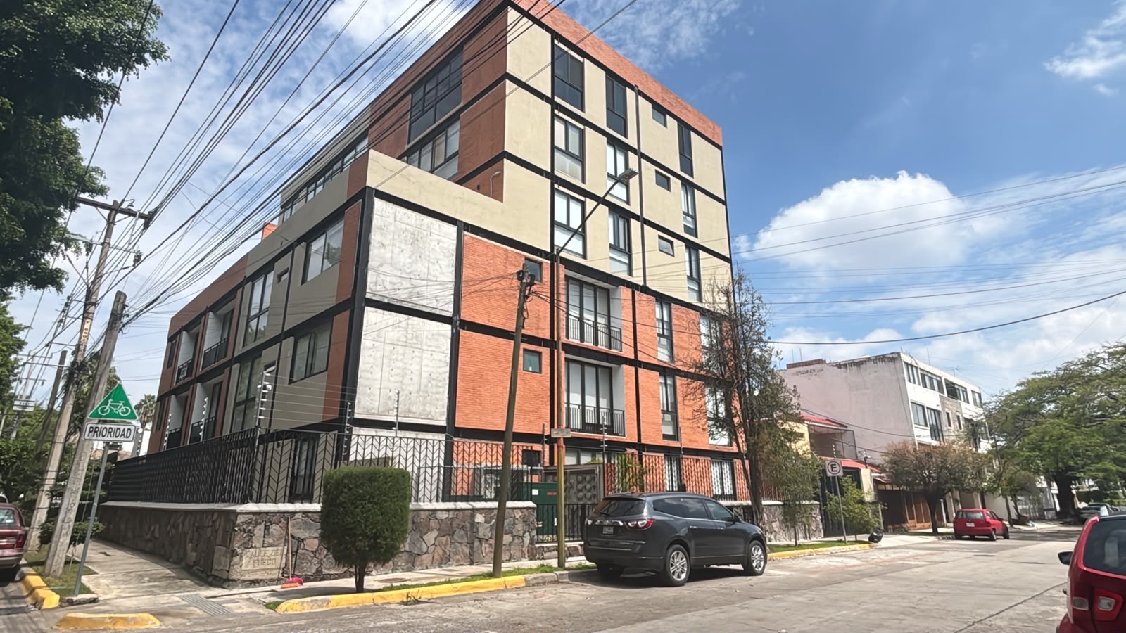 Departamento en Renta en jardines del bosque 
