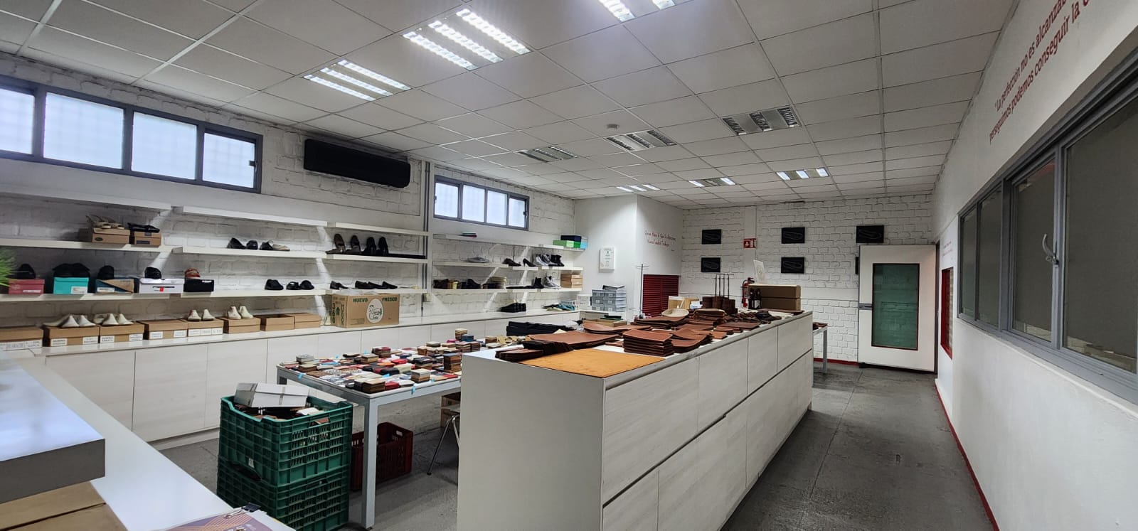Bodega en Venta muy cerca de Revolución, Calzada Independecia, Gonzalez Gallo  en Revolución, Guadalajara - foto 12 de 20