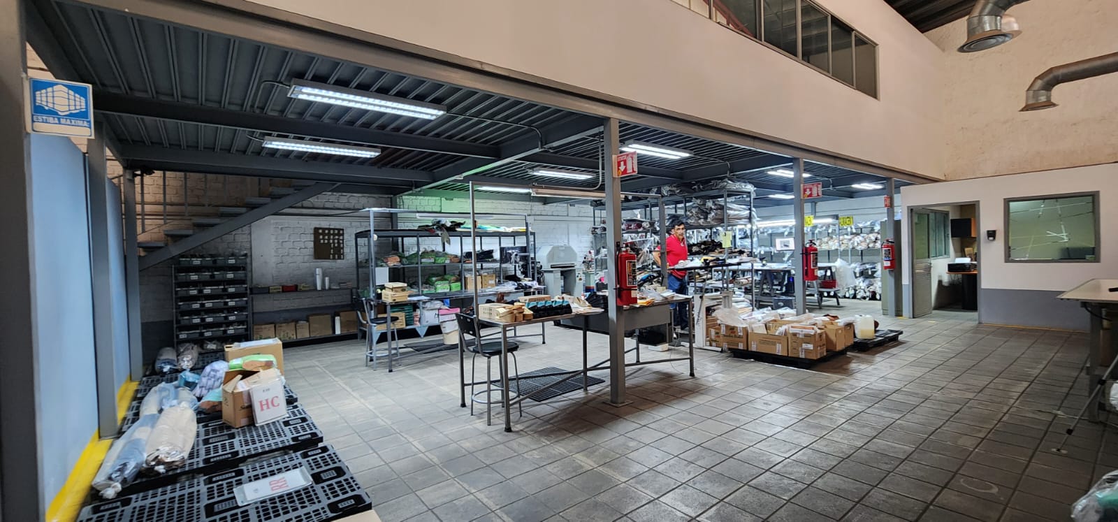 Bodega en Venta muy cerca de Revolución, Calzada Independecia, Gonzalez Gallo  en Revolución, Guadalajara - foto 9 de 20