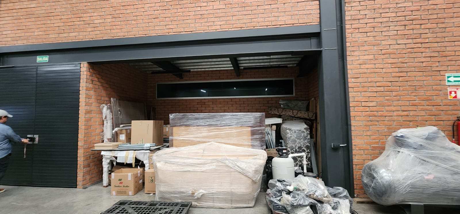 Bodega en Venta muy cerca de Revolución, Calzada Independecia, Gonzalez Gallo  en Revolución, Guadalajara - foto 5 de 35
