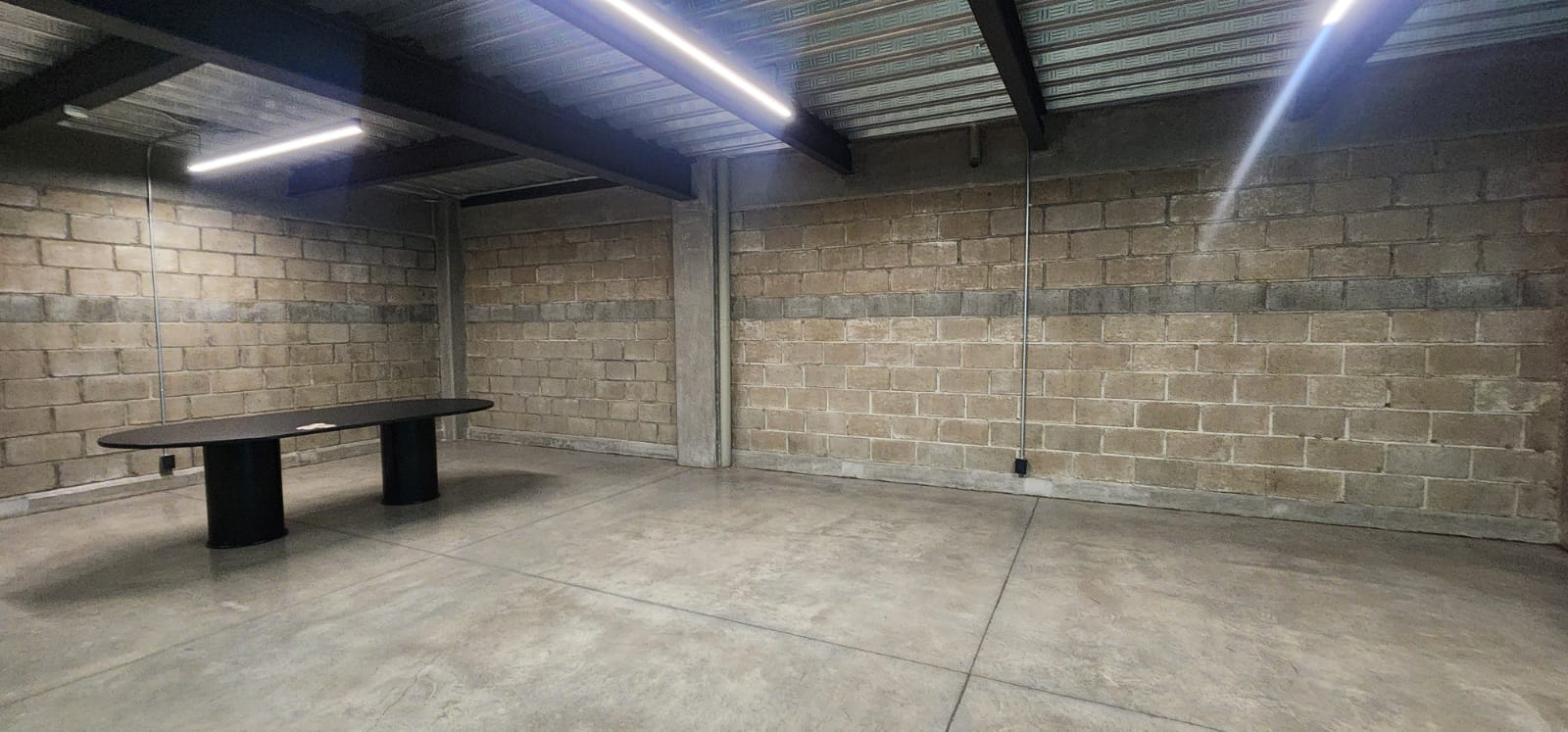 Bodega en Venta muy cerca de Revolución, Calzada Independecia, Gonzalez Gallo  en Revolución, Guadalajara - foto 32 de 35