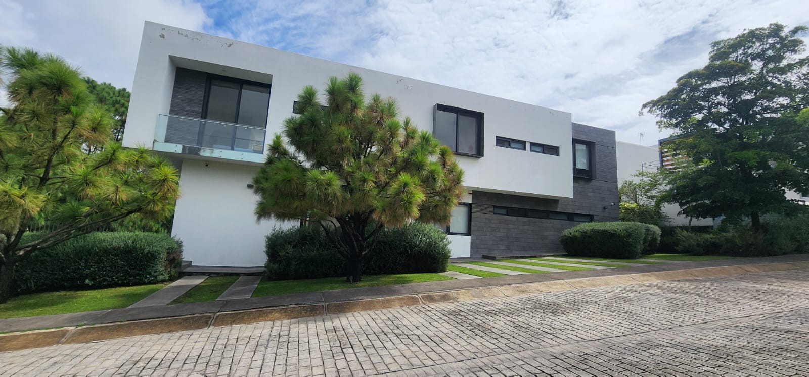 Casa Residencia en venta en Campo Lago  en Fraccionamiento Campo Lago, Zapopan - foto 3 de 65