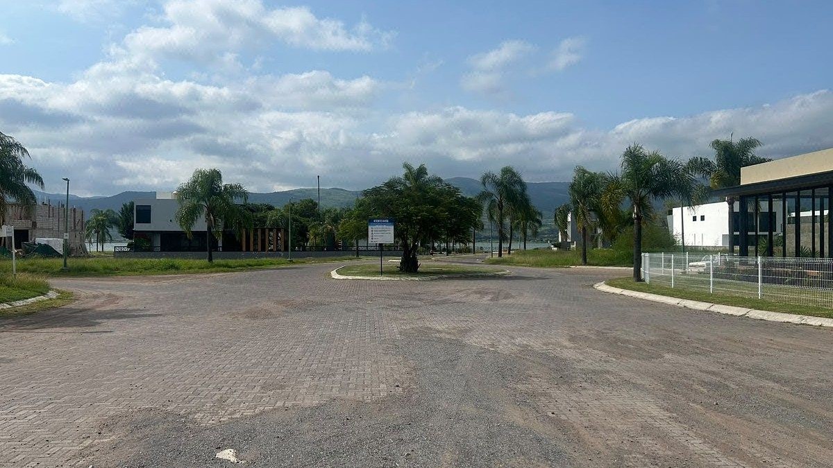 Terreno en venta en Cajititlán en Tres Reyes, Tlajomulco de Zúñiga - foto 3 de 7