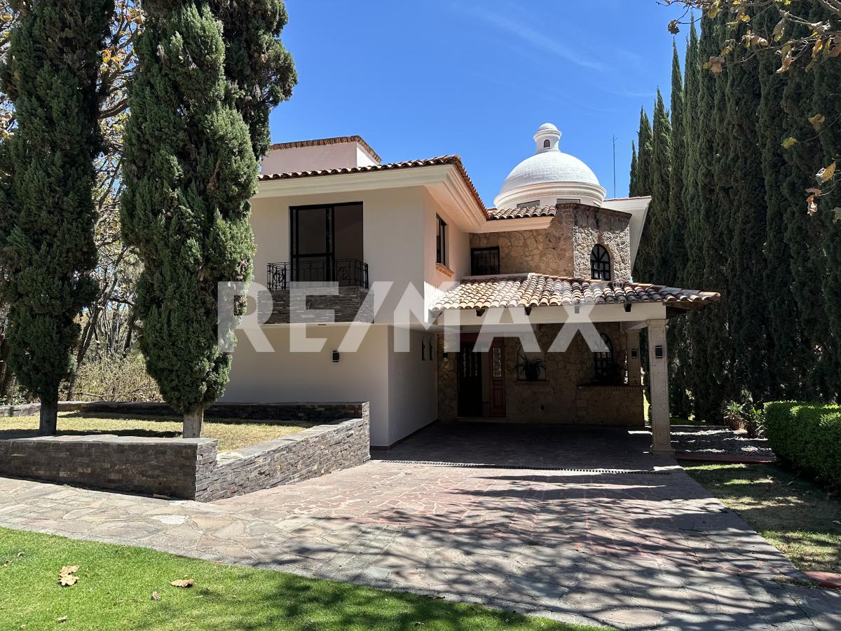 Residencia frente al lago en  El Cielo Country Club, Tlajomulco